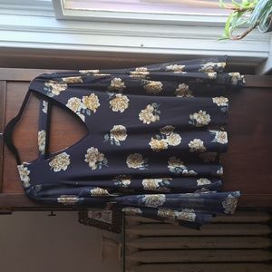 Torrid size 00 5% spandex black and gold floral long sleeve blouse